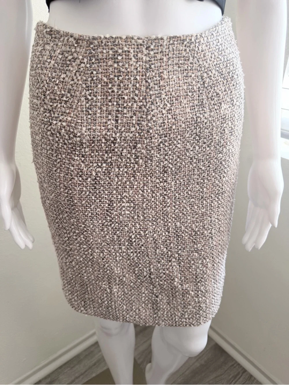 CHANEL Bouclé Tweed Pencil Skirt in Neutral Blends